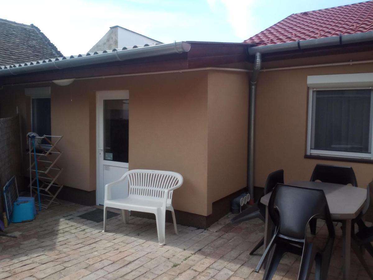 Start Apartmanok Pécs Eksteriør billede