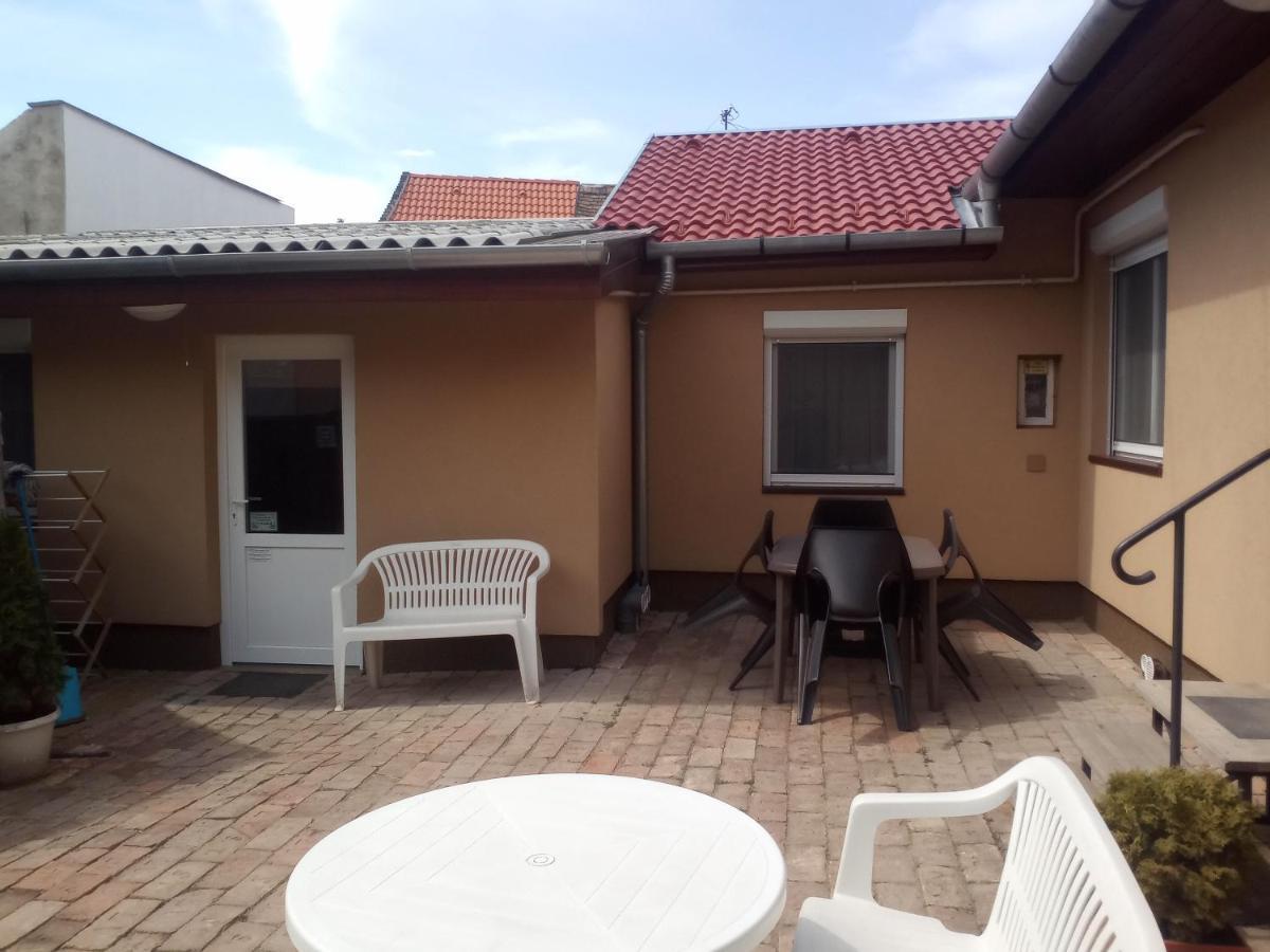 Start Apartmanok Pécs Eksteriør billede