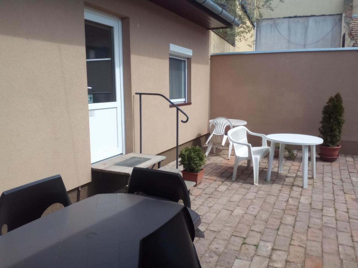 Start Apartmanok Pécs Eksteriør billede