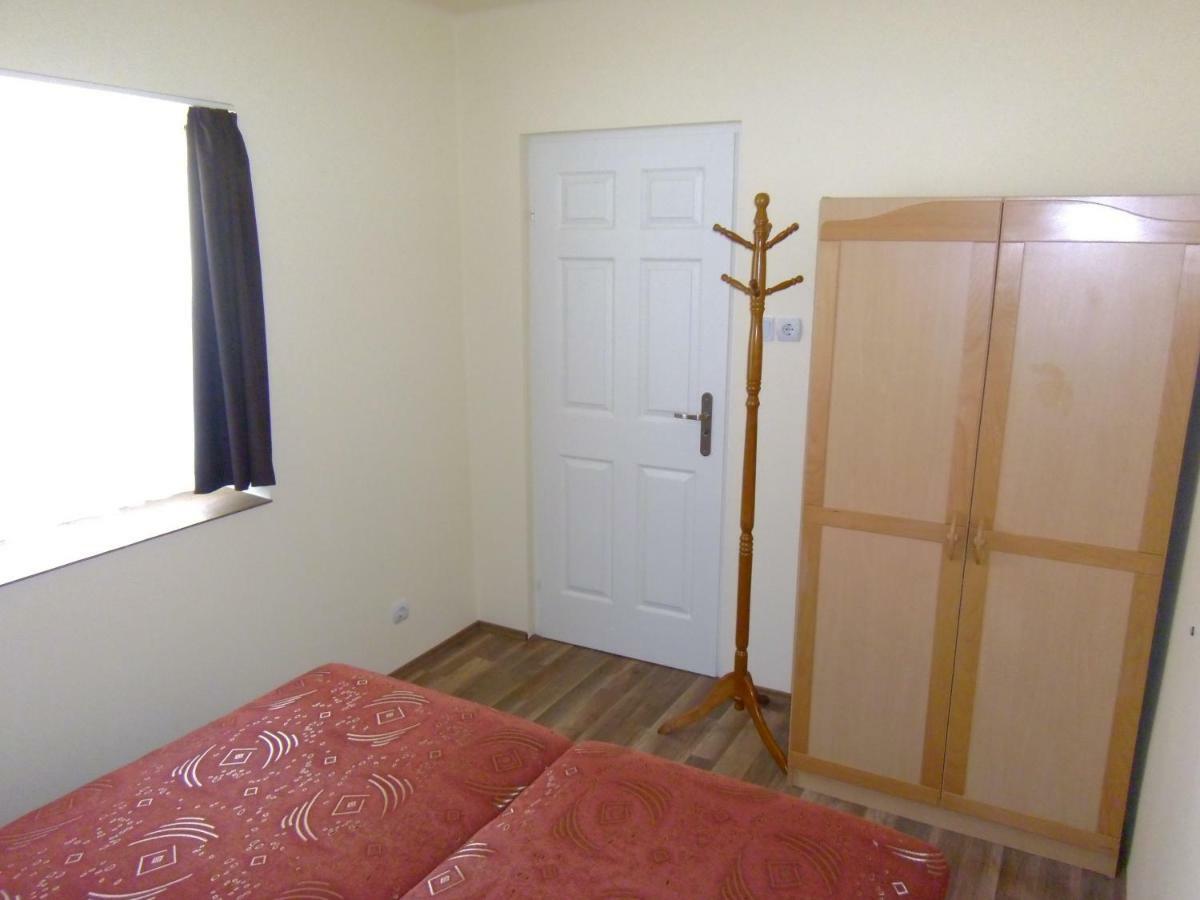 Start Apartmanok Pécs Eksteriør billede