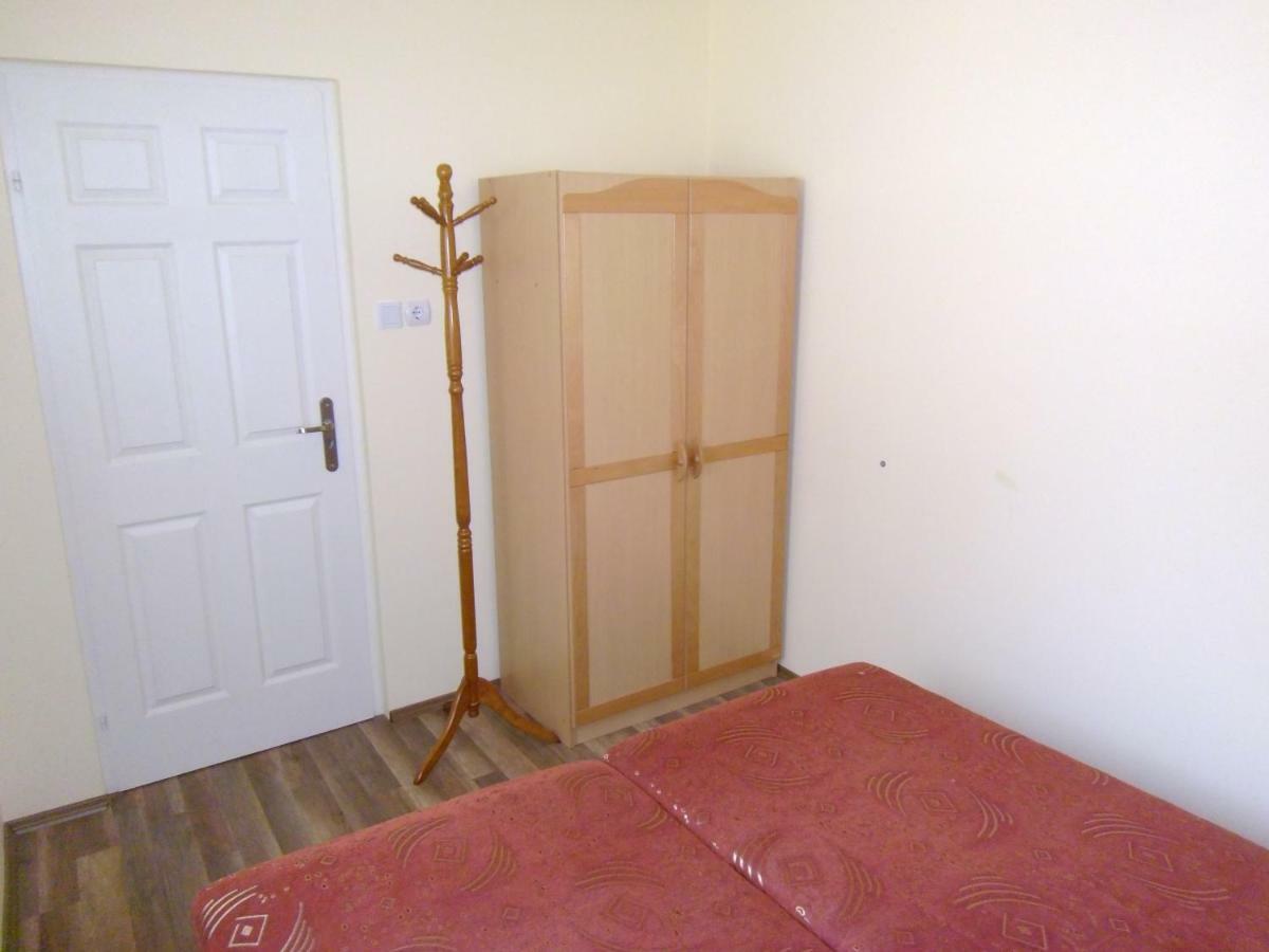 Start Apartmanok Pécs Eksteriør billede